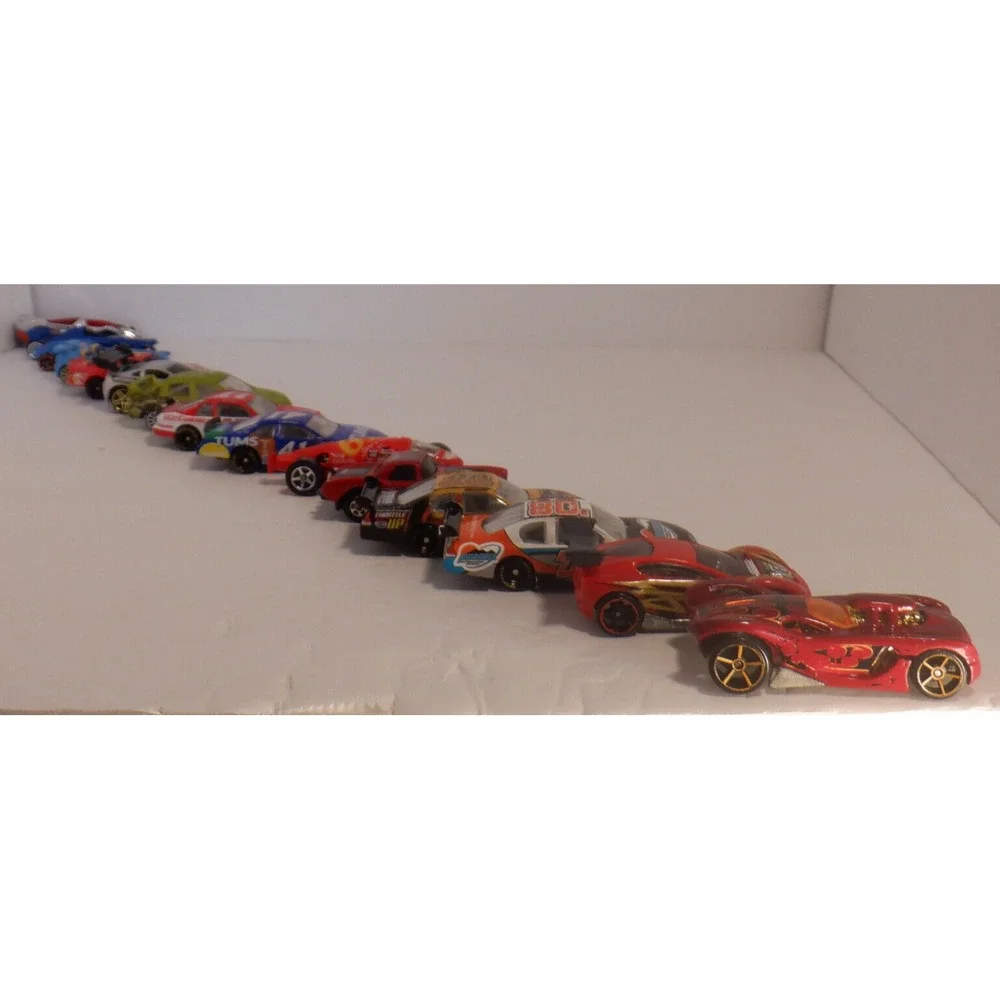 Lot Of 15 HotWheels And Other Die-Cast‎ Cars